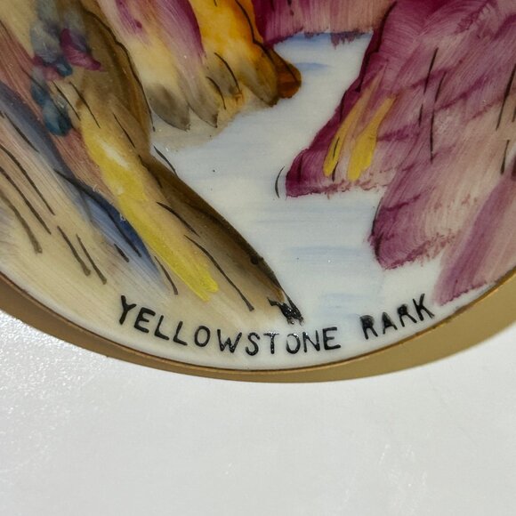 Small Grand Canyon and Yellowstone Park Ceramic Souvenir Plate - Picture 5 of 6